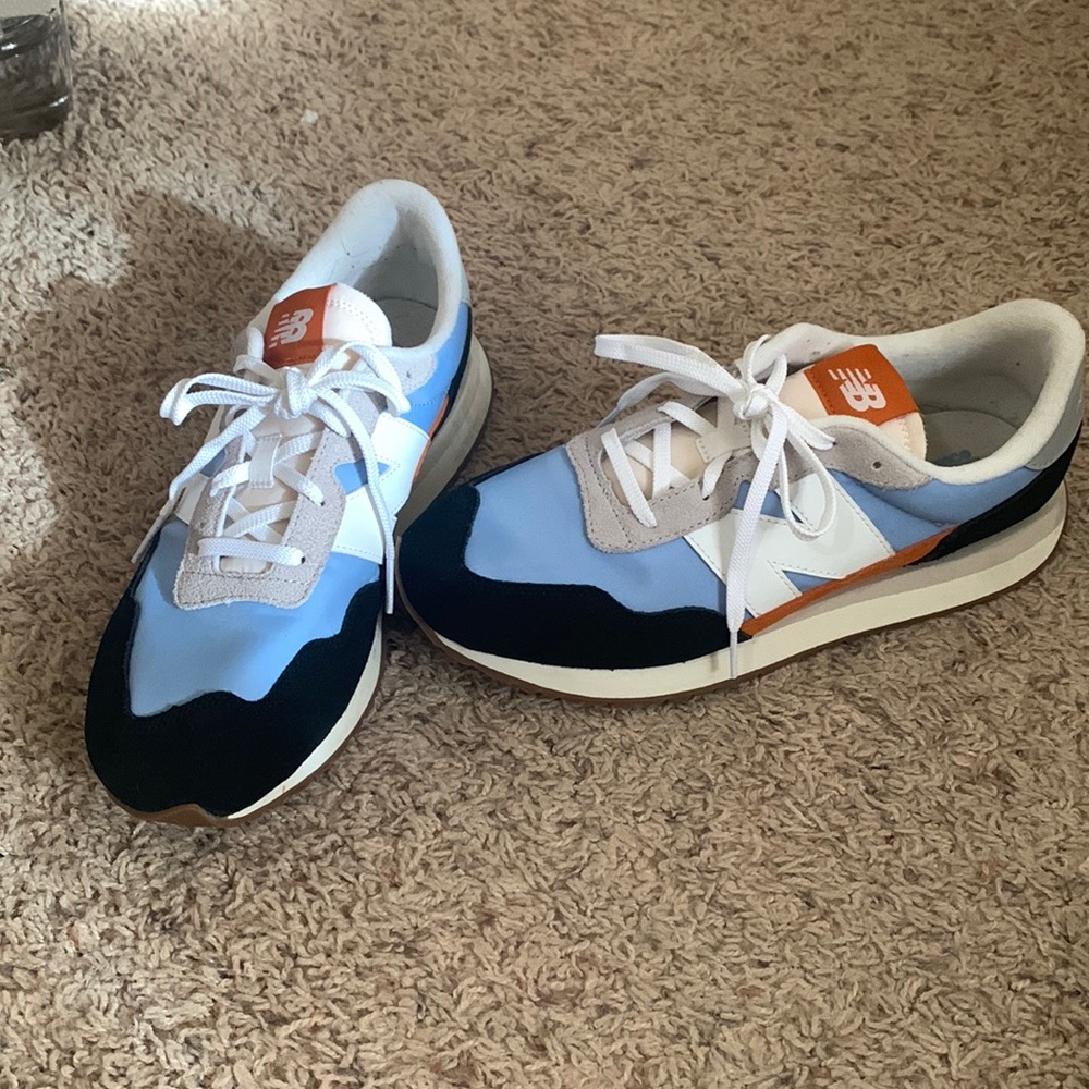 Brand new barley used NEW BALANCE Nike womens shoes